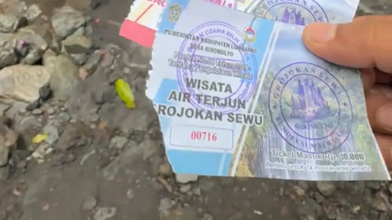 Pungli di Air Terjun Tumpak Sewu