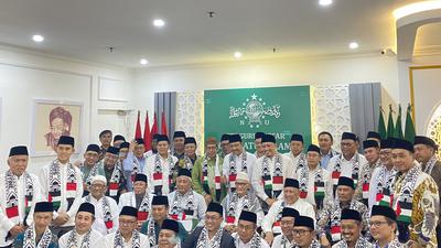 Syal 'Save Palestine' Warnai Pengumuman Kepengurusan PBNU, Gus Kikin Jelaskan Maknanya