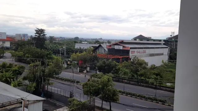 Suasana Jalanan dari Salah satu Hotel di Sunset Road Kuta Saat Nyepi Tahun 2022