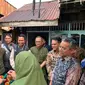 Wakil Menteri Keuangan Suahasil Nazara mengapresiasi nasabah UMi (ulta mikro) binaan PT Permodalan Nasional Madani (PNM), Sri Hartaty. (Ist)