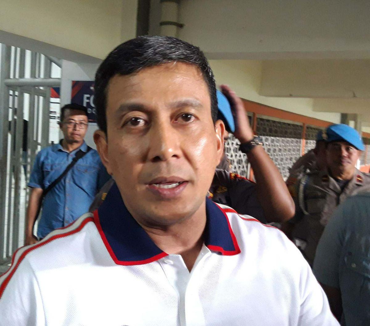 Sebelumnya, Dofiri menjabat sebagai Kepala Badan Intelijen Kepolisian Negara Republik Indonesia. Dofiri merupakan lulusan Akademi Kepolisian (Akpol) tahun 1989 dan berpengalaman dalam bidang SDM. Ia adalah lulusan terbaik di angkatannya sekaligus peraih A