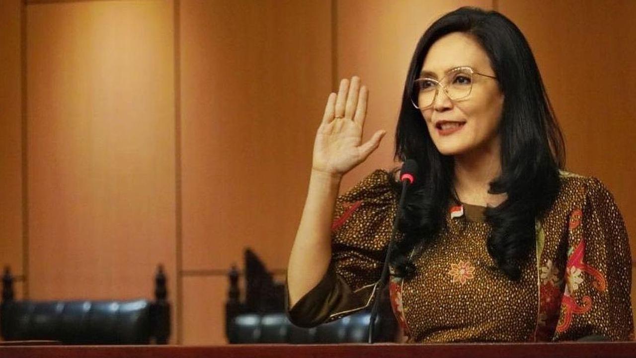 VIDEO: Rieke 'Oneng' Tegas, DPR Tolak Bantu Indofarma Rp2,2 T "Urus Dulu Internal Perusahaan!"