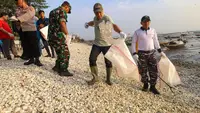 Pemkot Surabaya Gelar Aksi Bersih Pantai, Imbau Sampah Besar Tidak Dibuang di Tempat Kerja Bakti