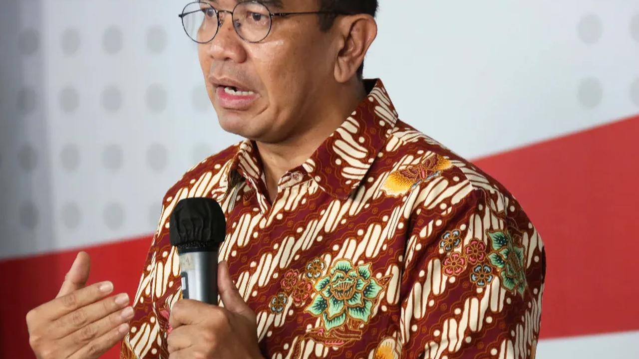 Arya mengamini adanya keluhan yang datang dari pengguna moda transportasi berbasis rel tersebut. Dia kembali memastikan ada upaya evaluasi yang dijalankan pemerintah.