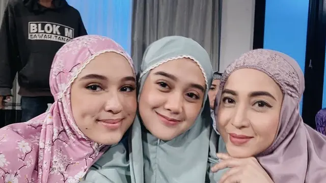 6 Potret Kebersamaan Devi Permatasari dan Esta Pramanita, Bak Kakak Adik