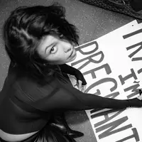 Kourtney Kardashian hamil. (dok.  Instagram @kourtneykardash/https://www.instagram.com/p/CtlMrp4Mj87/?hl=en/Dinny Mutiah)