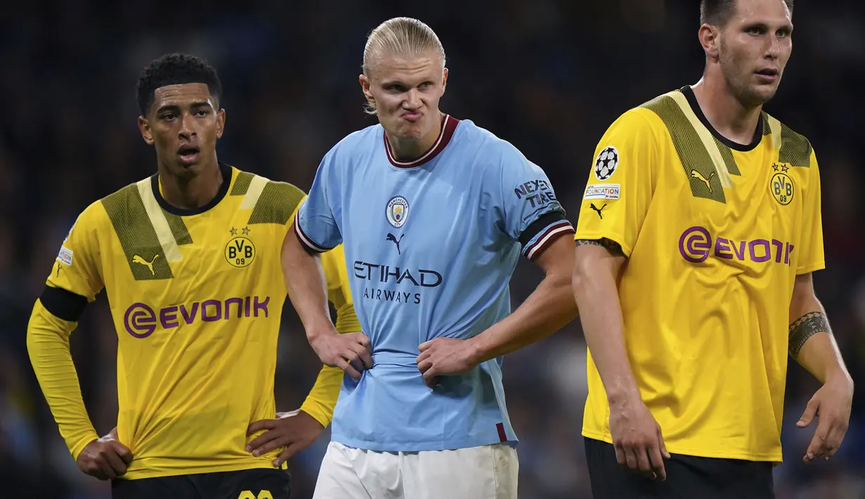 Dari total 12 percobaan, sebagian besar di antaranya mampu dimentahkan kiper Dortmund, Alexander Meyer. (AP/Dave Thompson)