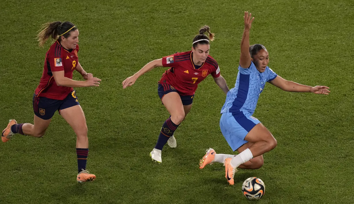 <p>Bagi Inggris, kekalahan ini membuat tim asuhan Sarina Wiegman gagal menjadi juara untuk pertama kalinya. (AP Photo/Mark Baker)</p>