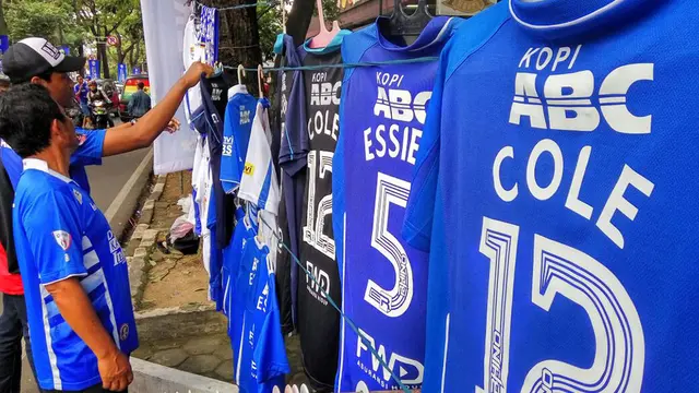 Replika jersey dan kaus Persib