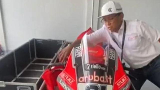 Panitia Sirkuit Mandalika Unboxing Kargo Ducati Jelang WorldSBK Indonesia 2021
