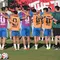 Para pemain Iran berkumpul dalam lingkaran saat sesi latihan untuk pertandingan Grup G turnamen sepak bola Piala Dunia 2026 melawan Selandia Baru di Tijuana, Meksiko pada 13 Juni 2026. (Guillermo Arias/AFP)