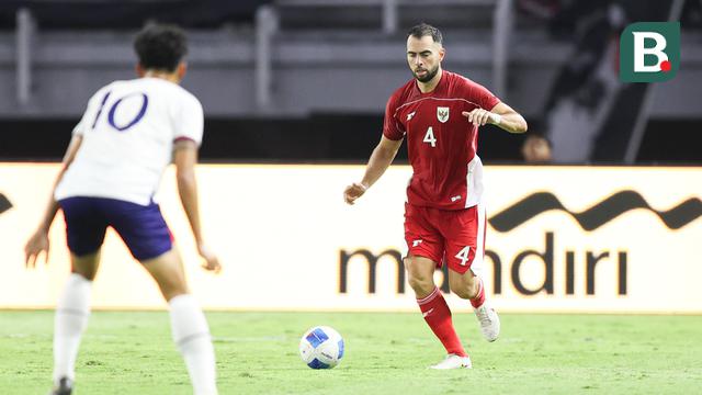 Foto: Aksi Duet Bek Tangguh Persija di Lini Pertahanan Timnas Indonesia, Gawang Skuad Garuda Tak Tersentuh Gol