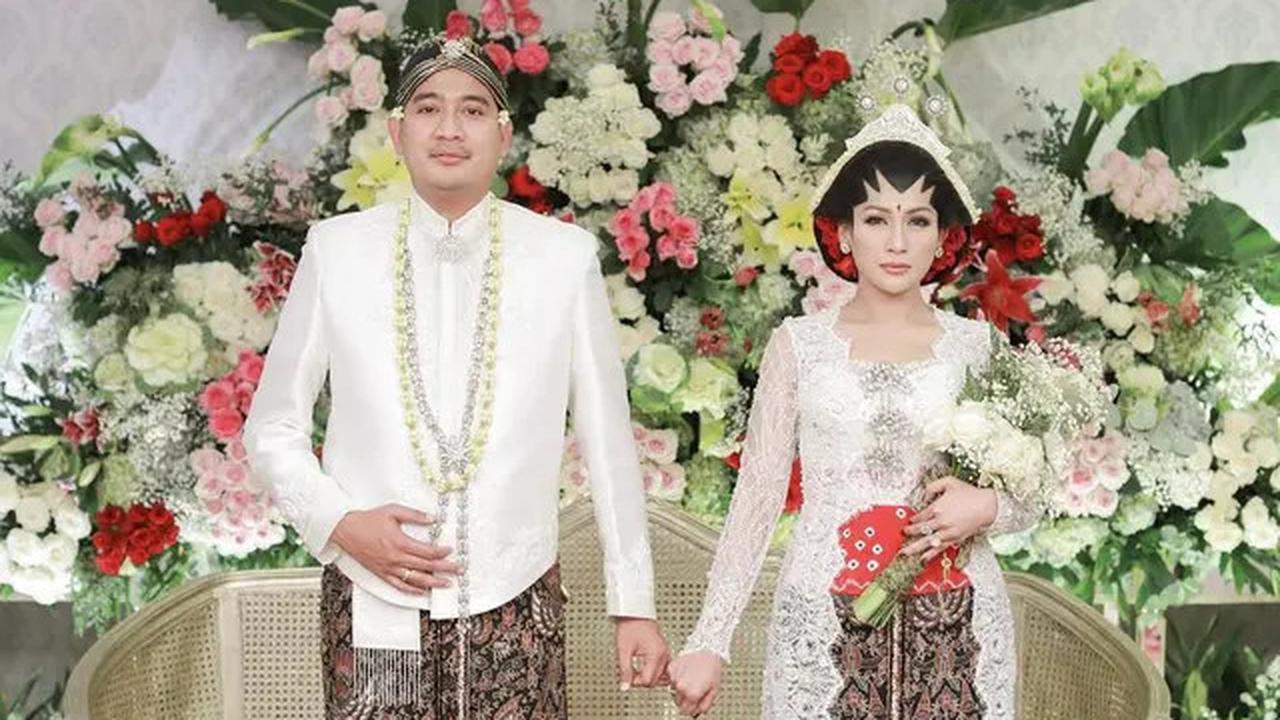 Profil Raden Brotoseno Suami Tata Janeta, Kini Jadi Produser Film Usai Diberhentikan dari Kepolisian