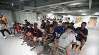 Para pembalap U-15 saat mengikuti seri keempat Pertamina Mandalika Racing Series 2024 pada 23-25 Agustus 2024. (Mandalika Racing Series)
