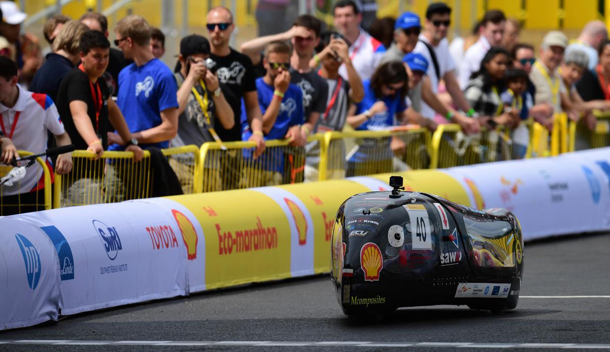 Mobil prototipe etanol dari tim Rotor asal Polandia saat mengikuti final European Drivers World Championship Shell Make the Future Live di mulai di London (28/5). (Bob Martin / Shell via AP Images)