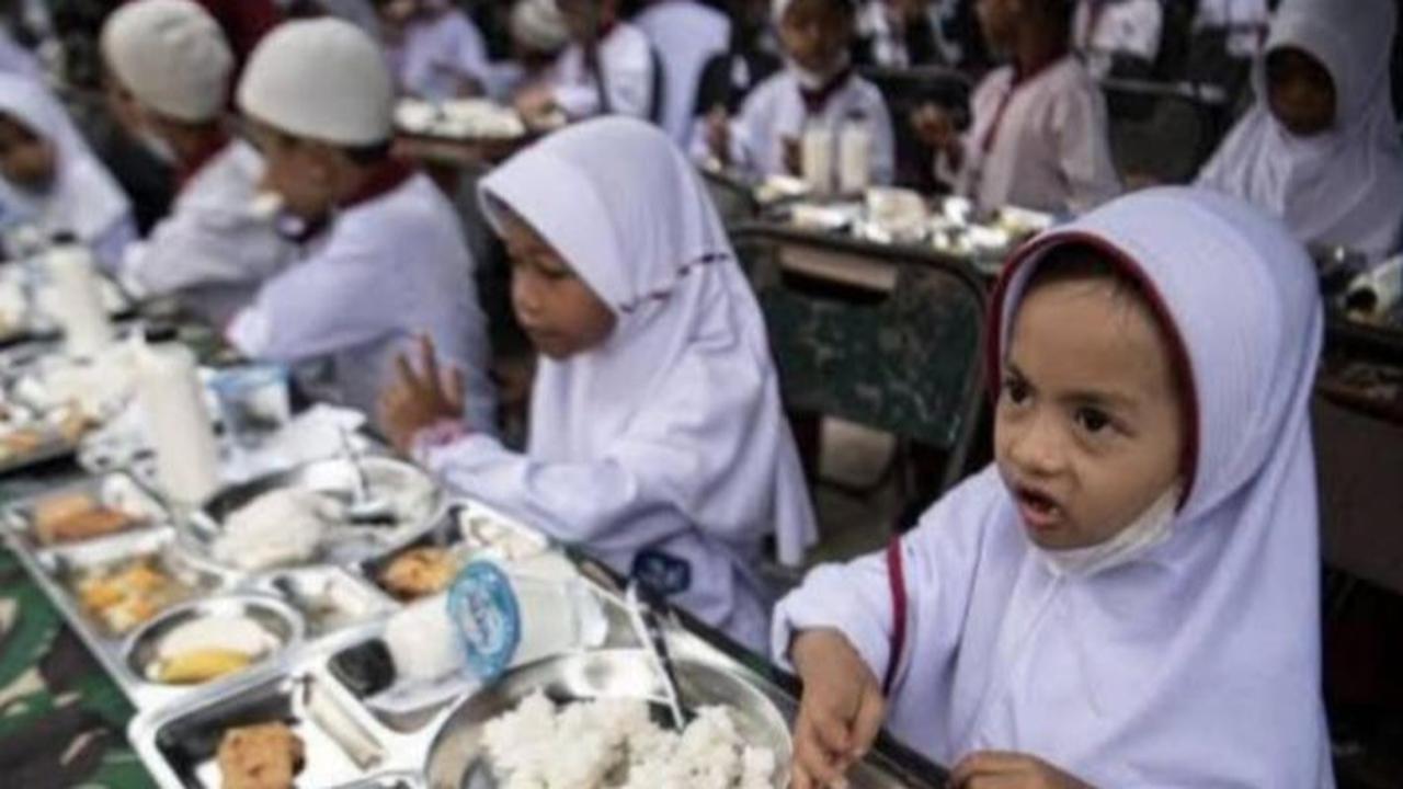 Limbah MBG dari SPPG Palmerah Dimanfaatkan untuk Kompos dan Budidaya Maggot