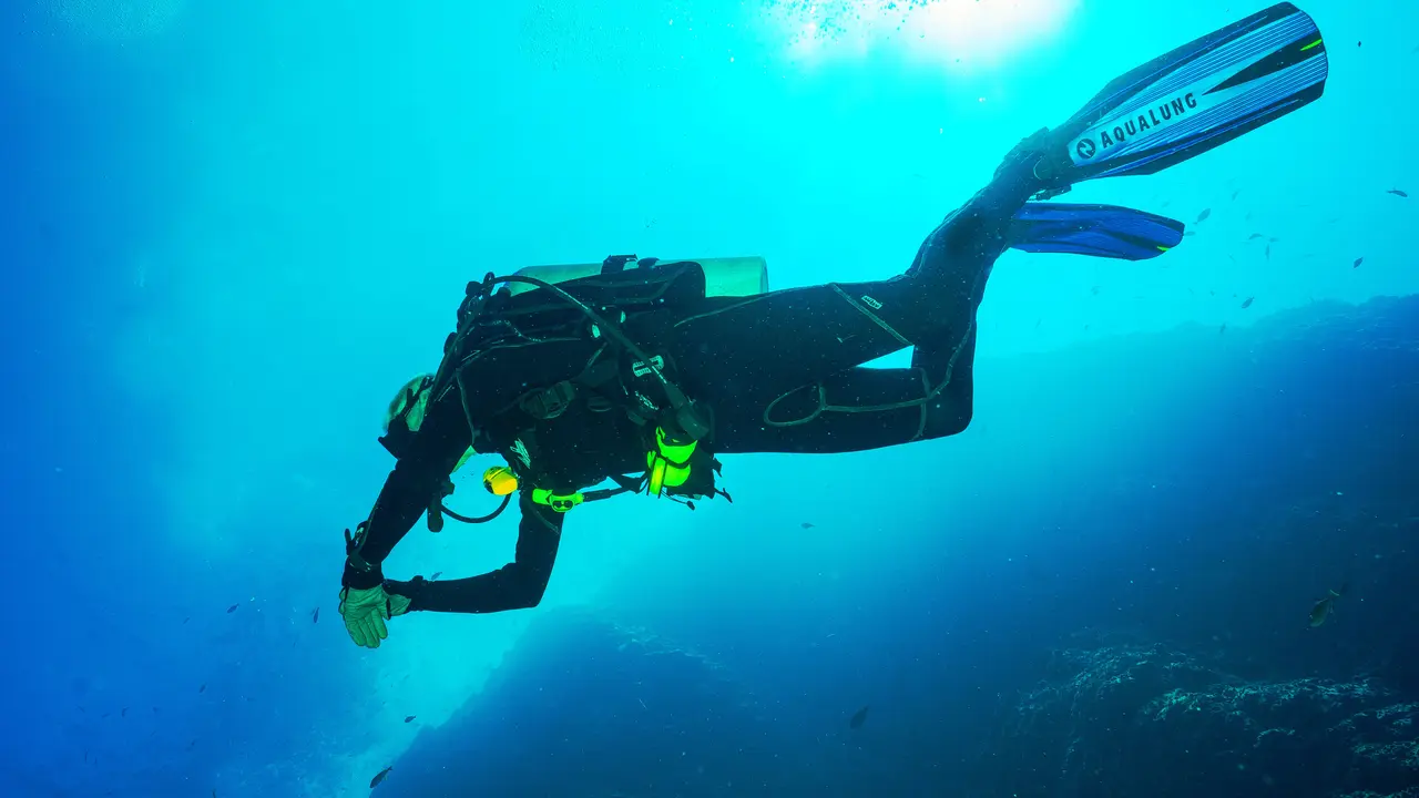 diving