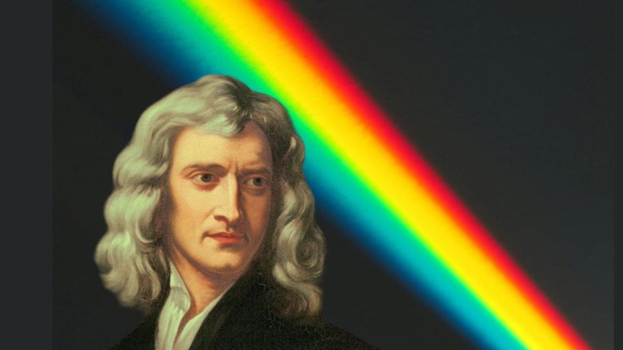 Di 1665, Newton mengidentifikasi tujuh warna dalam spektrum tersebut, menambahkan oranye dan membagi ungu menjadi dua, sesuai dengan angka mistis tujuh yang melambangkan kesempurnaan. Namun, sebelumnya spektrum dianggap hanya memiliki lima warna.