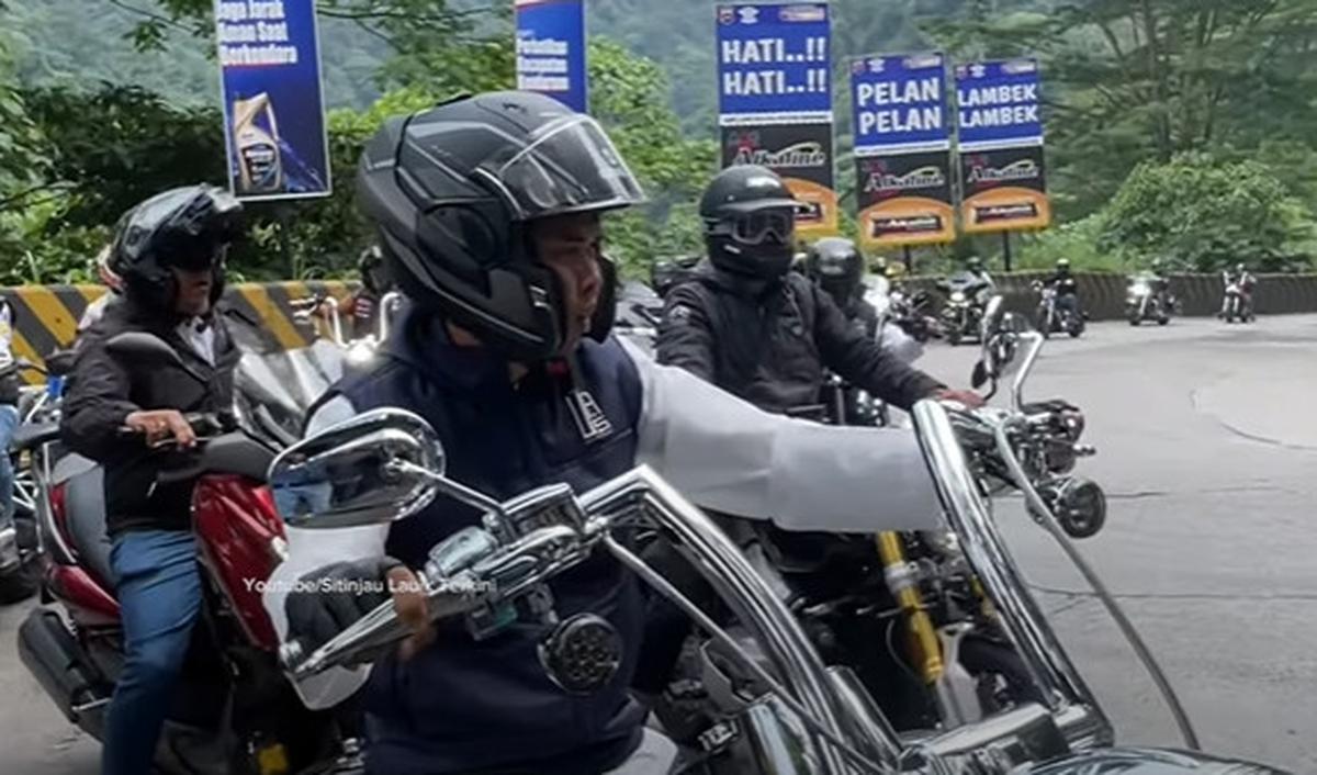 Menurut informasi dari berbagai sumber, Harley-Davidson Road King memiliki harga fantastis hingga menyentuh angka Rp900 juta