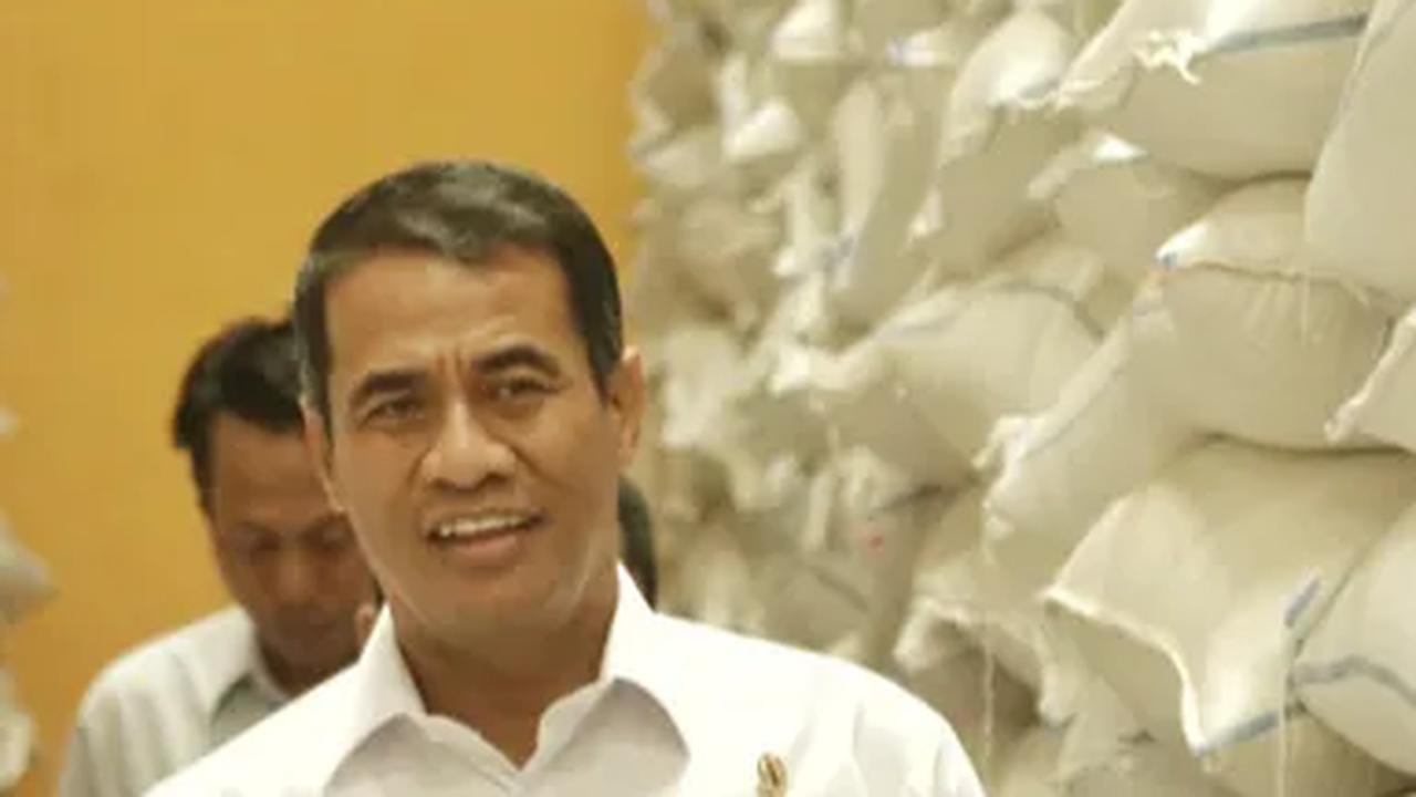 Kemudian pada pada 25 Oktober 2023 lalu, Amran kembali dipercaya Jokowi menduduki kursi Menteri Pertanian menggantikan Syahrul Yasin Limpo.<br>