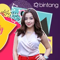 Nikita Willy meluangkan waktu untuk berkomunikasi dengan penggemar. (Dado/Adrian Putra/Bintang.com)