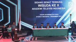 Direktur Utama Indosiar Imam Sudjarwo memberi sambutan dalam Sidang Senat Terbuka Wisuda ATVI ke-X di Jakarta, Kamis (7/12). Sebanyak 110 wisudawan dan wisudawati ATVI mengikuti wisuda ke-X. (Liputan6.com/Angga Yuniar)