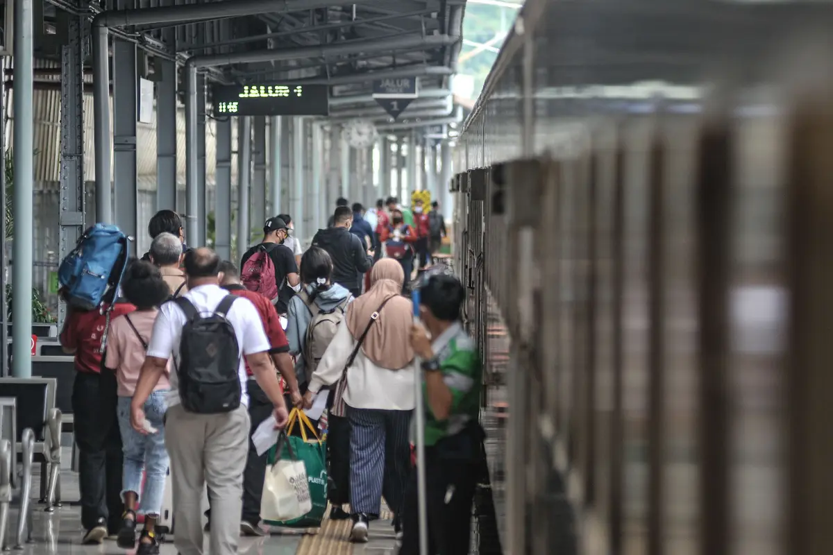Suasana Stasiun Senen Jelang Libur Nataru