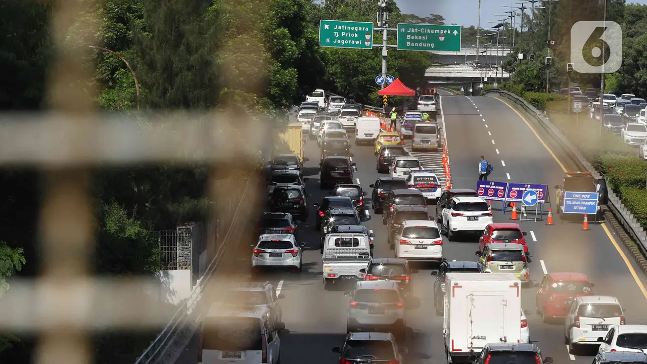 Penutupan Jalan Tol Dalam Kota ke Tol Cikampek
