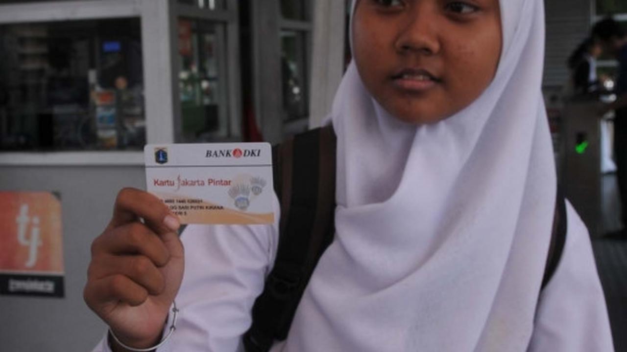 Pelajar pemegang kartu KJP gratis naik Transjakarta