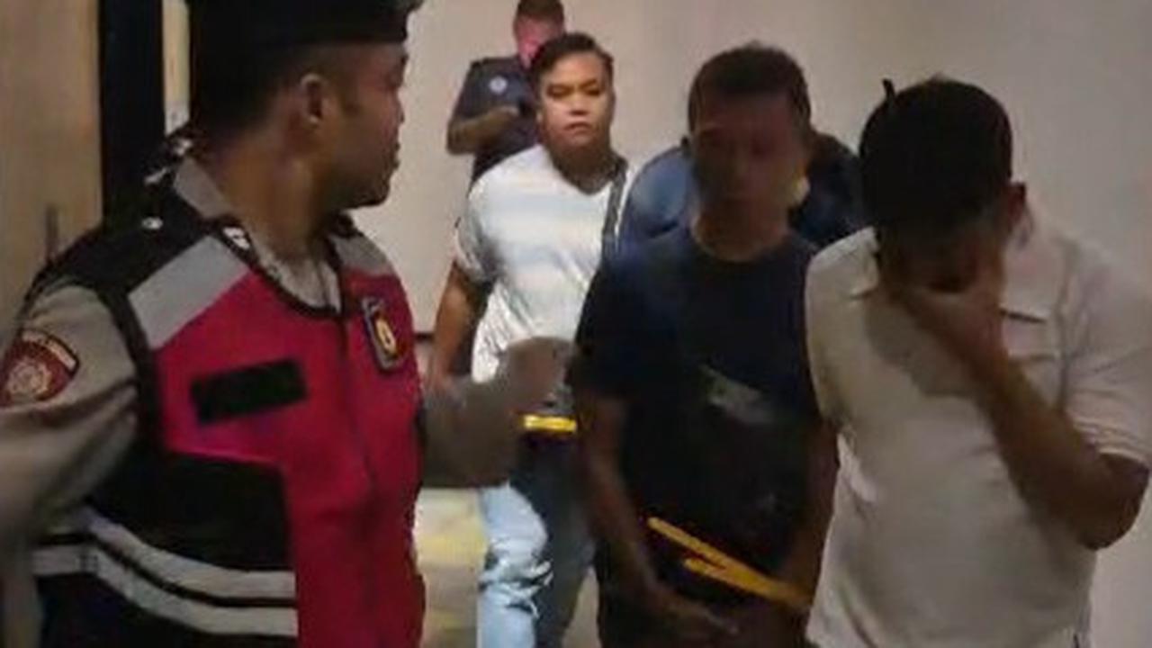34 Pria Digerebek Pesta Seks Sesama Jenis di Surabaya Jadi Tersangka