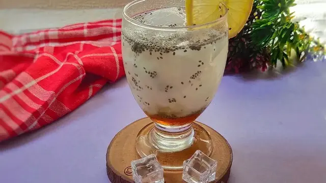 Es Kelapa Muda Chia Seed