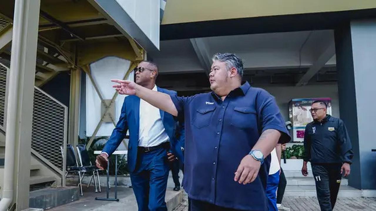 Potret Kluivert dan Asistennya di Timnas Indonesia saat Kunjungi Markas Dewa United, Akrab Banget dengan Sosok ini