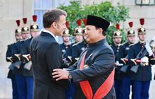 Prabowo Hadiri Jamuan Makan Malam Kenegaraan di Paris, Kenakan Selempang Pita Merah
