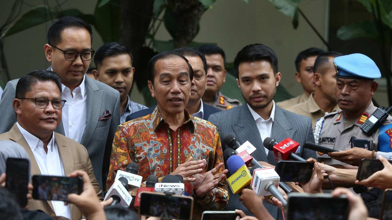 Terungkap, Ini Barang Bukti yang Dibawa Jokowi saat Buat Laporan Tuduhan Ijazah Palsu