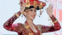 Kostum Nasional Sophie Kirana Bertema Ratu Karo di Ajang Miss International 2024 Dikritik Warganet, Apa Alasannya?