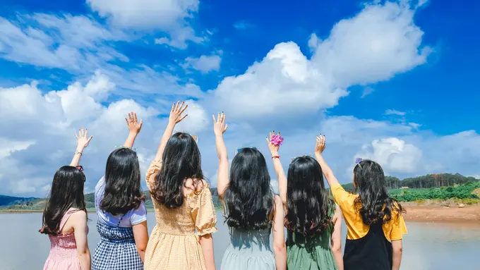 3 Zodiak yang Sering Menjadi Ibu dalam Geng Pertemanan!