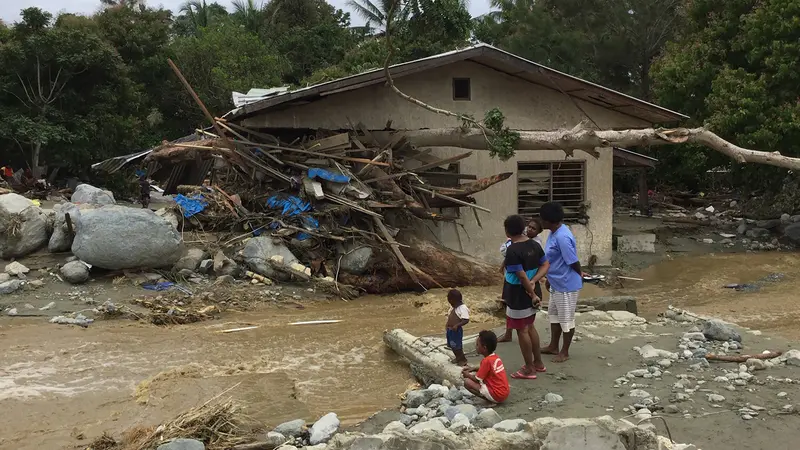 Rumah hingga Helikopter Terseret Banjir Bandang Sentani