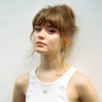 Digemari superstar pop hingga punya dua sisi musik, ini hal yang harus kamu tahu tentang Maisie Peters.