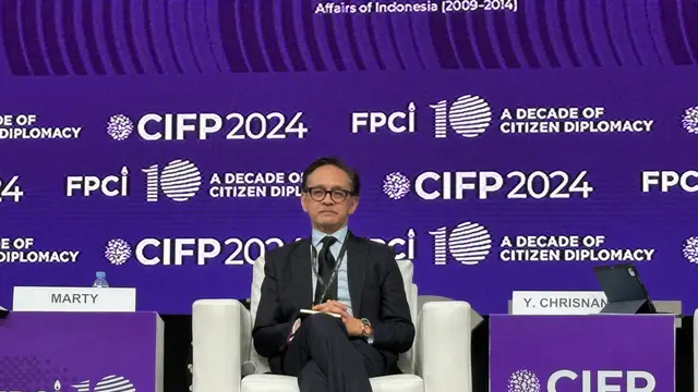 Mantan Menteri Luar Negeri RI Marty Natalegawa dalam acara CIFP 2024 yang diselenggarakan FPCI di The Kasablanka, Jakarta, Sabtu (30/11/2024). (Liputan6.com/Benedikta Miranti)