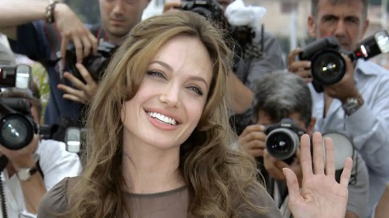 [Bintang] Angelina Jolie