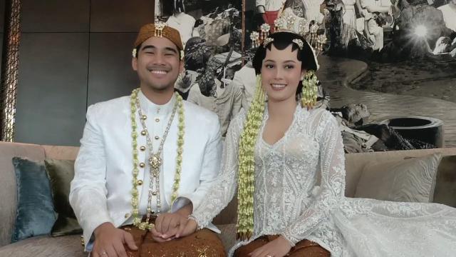 Anggika Bolsterli menikah dengan  Omar Amarndiego. (M Altaf Jauhar/ Liputan6.com)