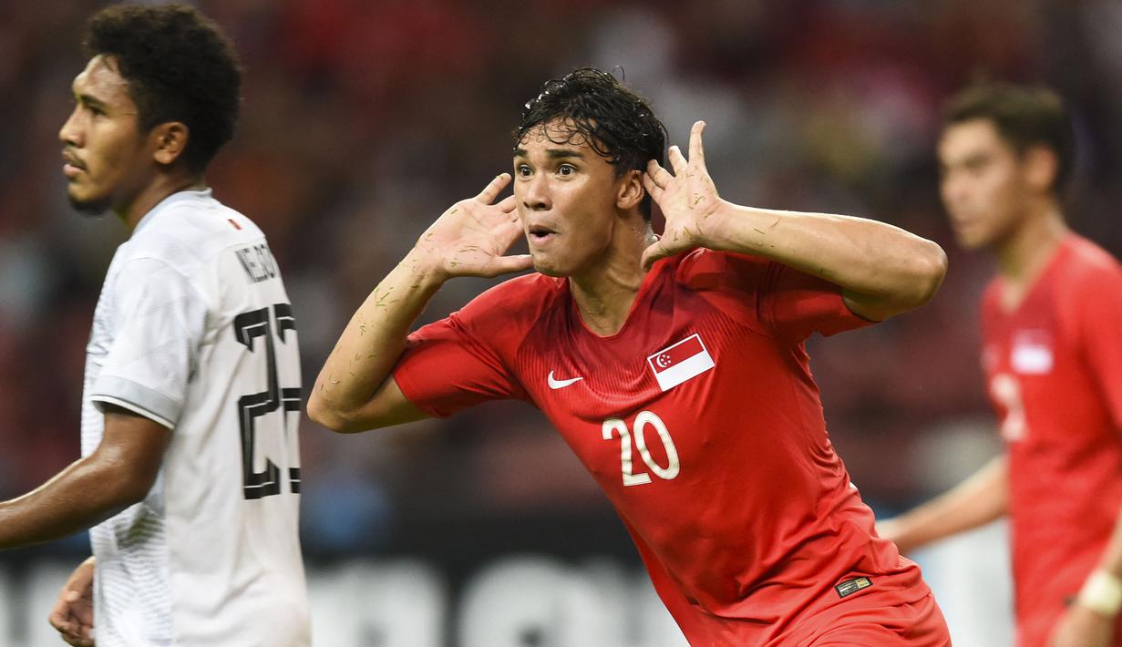 Ikhsan Fandi - Striker Singapura ini telah menorehkan tiga gol di sepanjang gelaran Piala AFF 2020. Namun sayang langkah Singapura harus terhenti usai disingkirikan Indonesia sehingga pundi gol sang pemain juga tak akan bertambah. (AFP/Roslan Rahman)