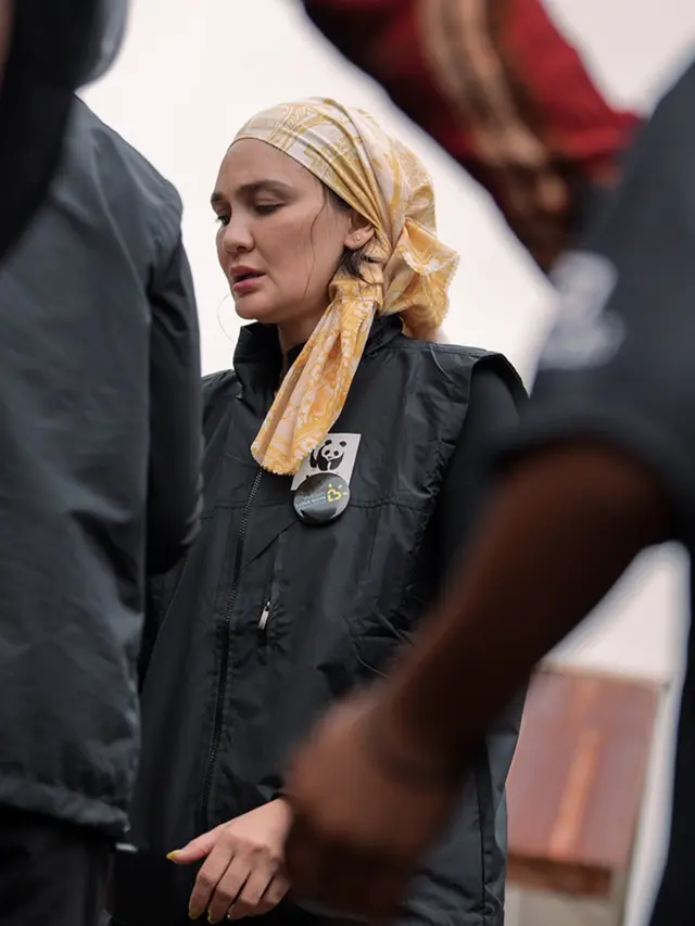 Luna Maya saat Berada di Aceh pakai penutu kepala. [@lunamaya]