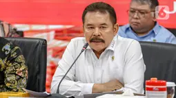 Jaksa Agung ST Burhanuddin turut memaparkan hasil kerja dari periode 20 Oktober hingga 31 Desember 2024. Saat ini, pihaknya menangani 236 penyidikan baru, 331 perkara penyidikan, 356 penuntutan, dan 327 eksekusi. (Liputan6.com/Herman Zakharia)