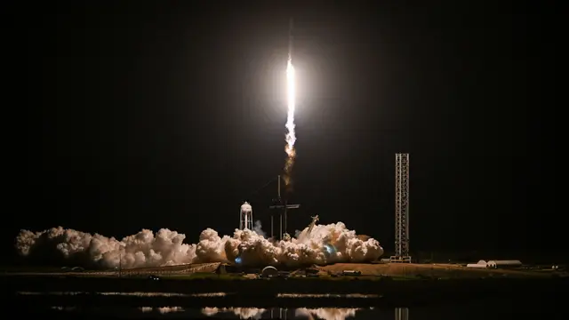 SpaceX Falcon 9 Kirim Awak Baru ke Stasiun Luar Angkasa Internasional