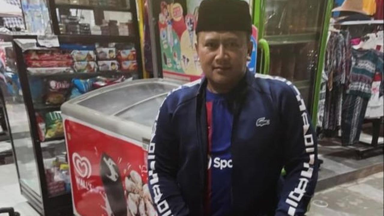 Dalam keterangan lokasi, Adi menuliskan jika foto tersebut diambil di sekitaran Pantai Parangtritis.<br>