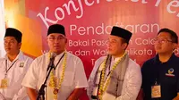 Pasangan Farhan-Erwin mendatangi Kantor KPU Kota Bandung untuk mendaftar sebagai Bakal Calon Wali Kota dan Wakil Wali Kota Bandung