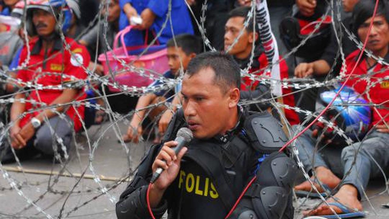 Usai sidang Aceng, warga dan polisi dzikir bersama