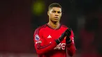 Pemain Manchester United Marcus Rashford bertepuk tangan kepada pendukungnya usai melawan Bournemouth pada pertandingan sepak bola Liga Inggris di Stadion Old Trafford, Manchester, Inggris, Sabtu (9/12/2023). (AP Photo/Jon Super)