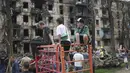 <p>Presiden Ukraina Volodymyr Zelenskyy yang lahir di Kryvyi Rih mengutuk serangan yang terjadi di kampung halamannya. (AP Photo/Andriy Dubchak)</p>